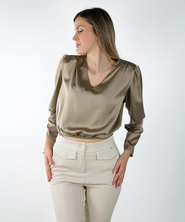 BLUSA CROPPED CON SCOLLO A V HOZONE